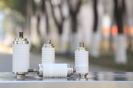 真空開關管接觸點選什么材質好？一般為銅合金！